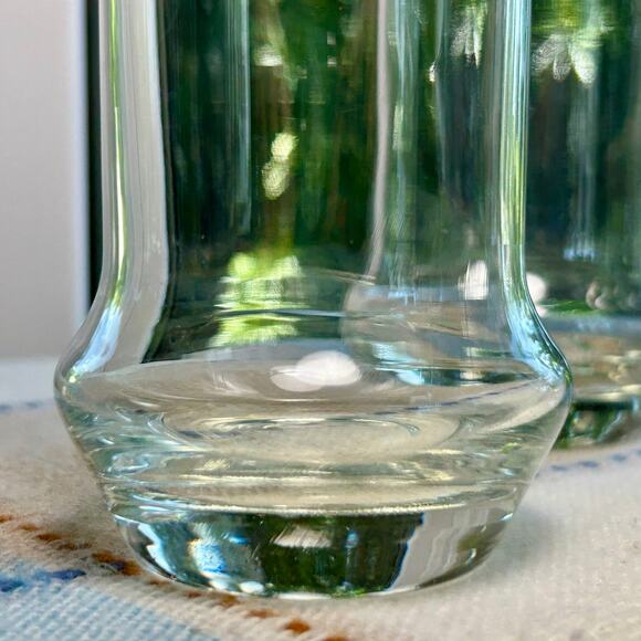 Mid-Century Barware Clear Glass Tumblers with Flared Base – Set of 4 - Picture 7 of 10